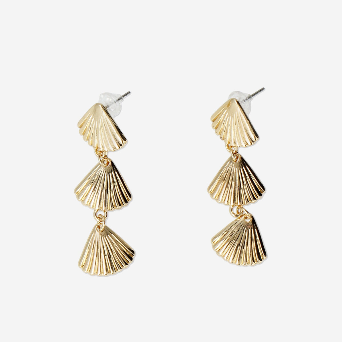 Shells on a row earrings Personal care Flying Tiger Copenhagen 