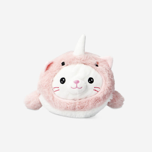 Plüss plüss játéknak öltöztetett Teddy, mint egy narvál
