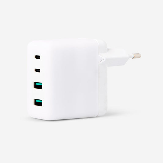 Nástěnný adaptér se čtyřmi porty. USB-C a USB 3.0